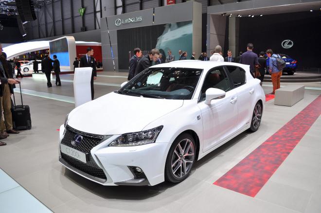 Lexus CT200h 2014: facelift i pro Evropu představen před Ženevou