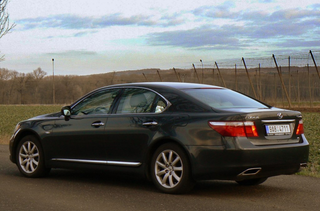 Test Lexus LS 460 AWD: konečně čtyřkolka