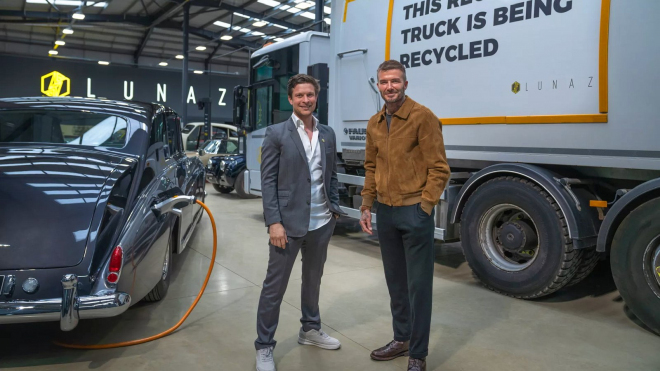 Firma předělávající spalovací auta na elektrická se kompletně zhroutila, David Beckham v ní utopil skoro půl miliardy