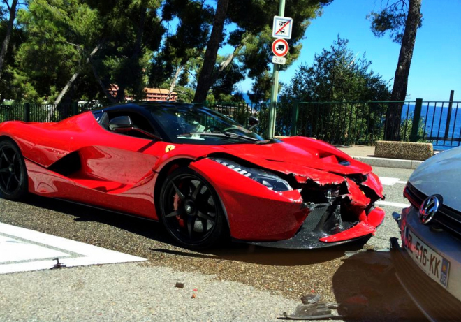 LaCrash: první zdokumentovaná nehoda LaFerrari se asi zapíše do historie (foto)