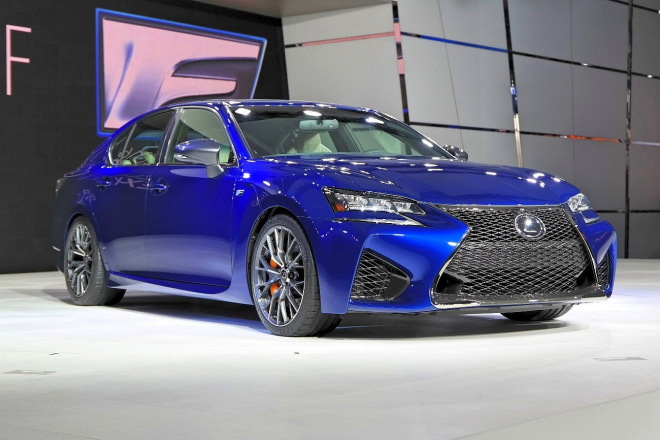 Lexus GS F: japonská M5 naklusala do Detroitu, prozkoumejte ji do detailu (foto, videa)