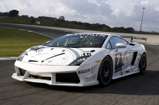 Lamborghini Gallardo Super Trofeo: závodní býk