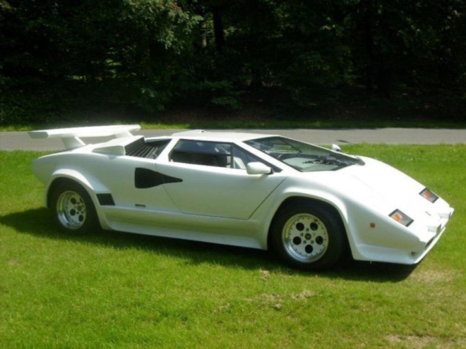 Replika Lamborghini Countach za 1,6 mil. Kč má skoro tolik výkonu co originál