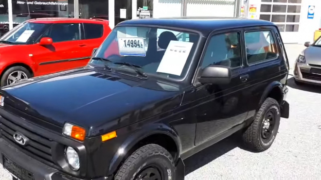 Lady lze přes konec oficiálního dovozu dál koupit nové v EU, na ruské ceny ale zapomeňte