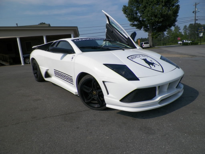 Lamborghini žene k soudu amerického výrobce replik svých modelů