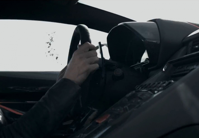 Lamborghini Aventador SV se začalo odhalovat, už jsme ho ale viděli celé (video)