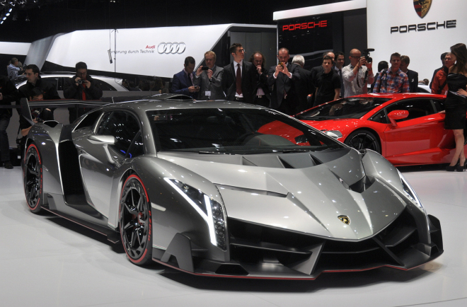 Lamborghini Veneno: karbonová jedovka do posledního detailu