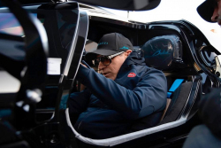 Miliardář vlastnící Bugatti akcelerující z 0 na 500 km/h za 20 s odhalil jeho nároky, pneu za 170 tisíc vydrží jen 60 km