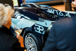 Bugatti předalo poslední vyrobený model schopný zrychlit z 0 na 500 km/h za 20 sekund, majitel jen koukal