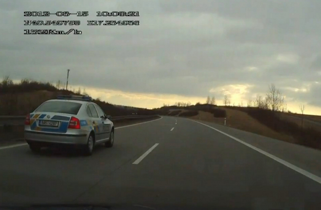 Levý pruh, české policie druh (video)