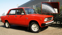 Našla se nejetá Lada 2105 z roku 1992. Má 32 km a pneu ještě z SSSR