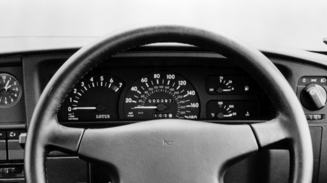 Nejoblíbenější auto zločinců 90. let si někdo předělal na kombík, unikát teď prodává