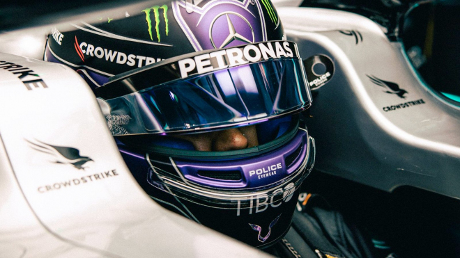 Lewis Hamilton těsně před začátkem nové sezóny F1 varoval své soupeře