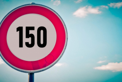 V další zemi EU můžete o dovolené jezdit na dálnici až 150 km/h, je to obrovský dějinný paradox