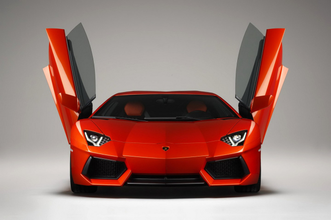 Lamborghini Aventador LP700-4 plně odhaleno