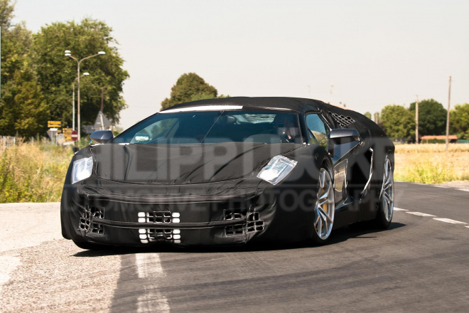 Lamborghini Aventador LP 700-4 Roadster: býčí roadster se blíží, byl přistižen při testech (foto)