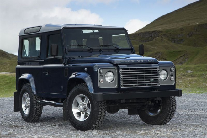 Nový Land Rover Defender se rýsuje, koncepty DC100 inspirován nebude