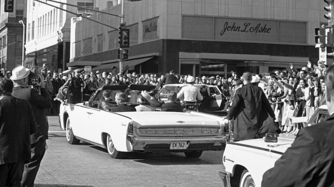 Auto, které vezlo prezidenta Kennedyho v den, kdy byl zavražděn, se objevilo v aukci