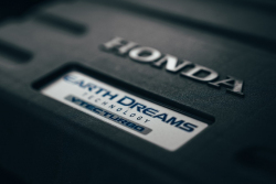 Honda poznává následky sázky na downsizing, místo nezdolných jednotek v ruce má hromadnou žalobu za poruchové motory na krku