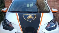 Drzost? Tohle půjčuje dealer Lamborghini zákazníkům jako náhradní auto