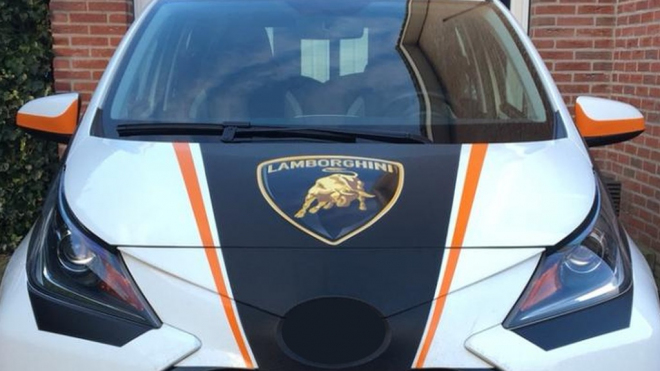 Drzost? Tohle půjčuje dealer Lamborghini zákazníkům jako náhradní vůz
