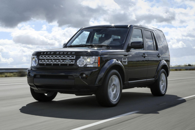 Land Rover Discovery 4 2013: černější než kdy dříve a s novou terénní navigací
