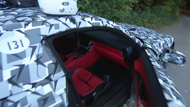 Překvapivý nástupce automobilového favorita Jeremyho Clarksona odhalil interiér, je to luxus se závodními geny