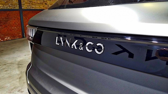 Číňané pro jednou vymysleli originální auto, Ford je přesto nařkl z plagiátorství