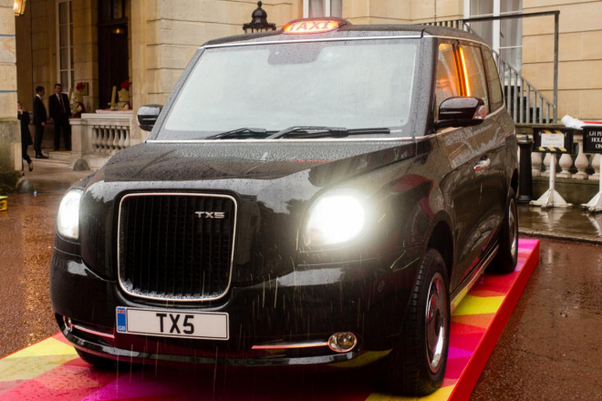 Tohle je nové taxi pro Londýn. TX5 od Geely je hybrid a objevit se má i jinde