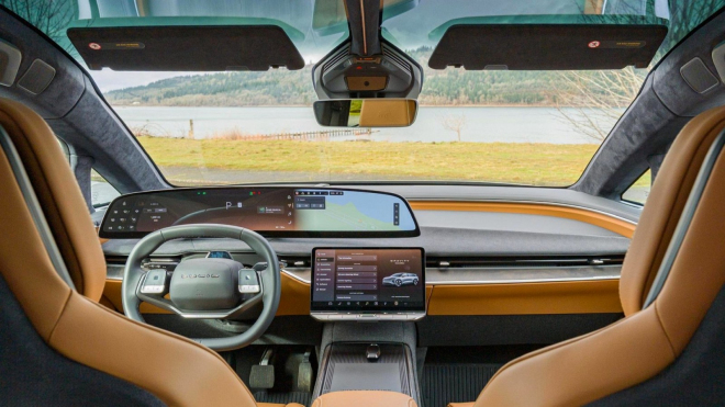 Odepsal 950 tisíc Kč za 5 měsíců a téměř žádný nájezd. Majitelé elektrických aut se v obavách z dalších ztrát smiřují i s tímto
