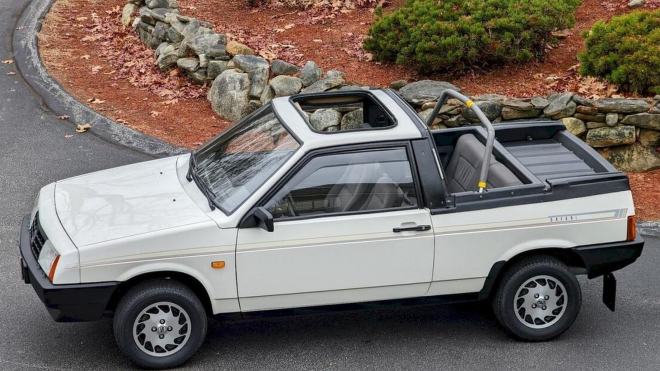 Auto ve stylu slavné Škody, na kterém se podílela Lada i Porsche, nikdo nechce. I když takových existuje jen hrstka