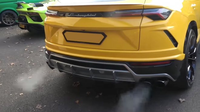 Mladý majitel SUV Lamborghini zbavil auto katalyzátorů, teď likviduje ušní bubínky