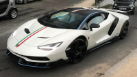 Lamborghini Centenario v matně bílé se žene Evropou, je to dvojitý ďábel (+ videa)