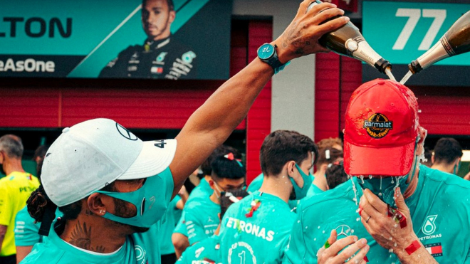 Lewis Hamilton se distancuje od Tota Wolffa, říká bývalý šampion, pro návrat do F1 vidí jedinou cestu