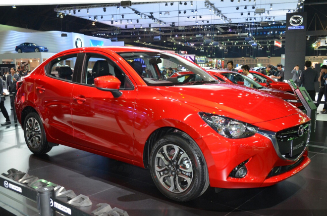 Mazda 2 Sedan 2015 naživo z Thajska: může i malý sedan vypadat dobře?