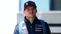 Max Verstappen bude dál potají jezdit s číslem 1, použil variaci na starý trik