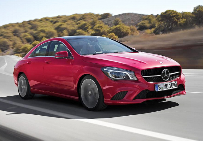 Mercedes CLA 2015: Více výkonu a nové prvky výbavy pro úspěšný batmobil