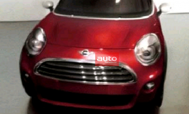 Mini Paceman 2013: příď sériové verze nafocena bez maskování?