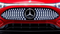 Věříte Mercedesu aspoň slovo, když říká, že se jeho tragicky přijatá novinka prodává jako housky na krámě?