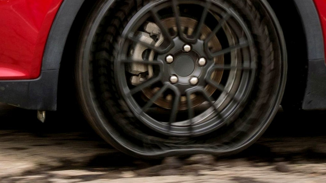 Revoluční pneu, které se nedofukují a není možné je „píchnout”, mají i další výhody