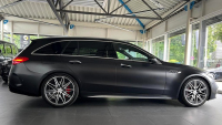 Čtyřválcový Mercedes C63 AMG je pro první majitele takové finanční fiasko, že skoro začíná být lákavý jako ojetina