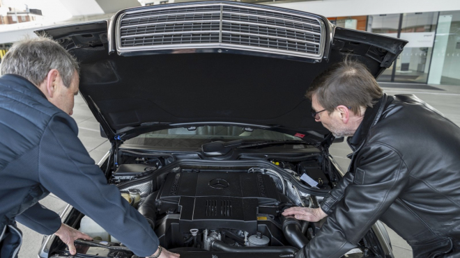 Před 30 léty dva chlápci od Porsche udělali z Mercedesu ještě lepší auto, i teď prožene kde co