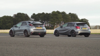 Mercedes-AMG A 45 vs. Honda Civic Type-R ve sprintu: rozdíl ohromí (video)