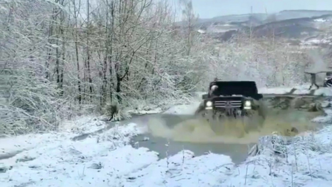 S offroady za miliony umí správně zacházet jen na východě, takto trápili ten nejdrsnější