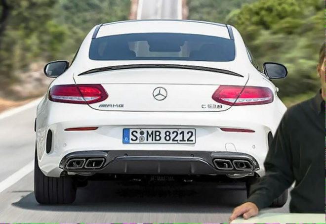 Mercedes-AMG C 63 S Coupe odhalen únikem i oficiálním videem, nepřekvapil