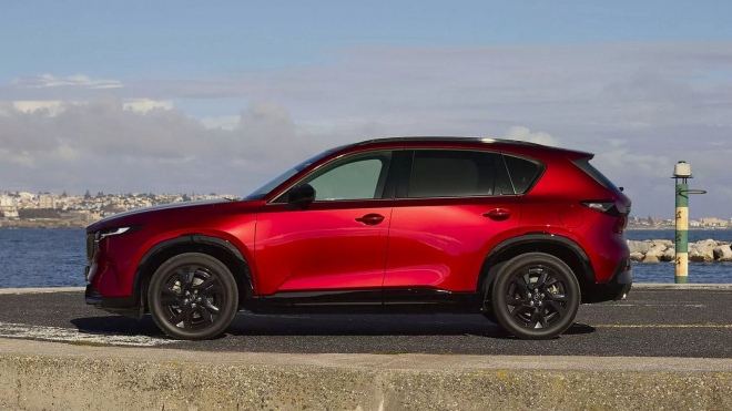 Mazda v nové CX-5 ošidila interiér přesně tak, jak to zákazníci otevřeně nesnáší. Po kritice říká: Chtěli to tak zákazníci