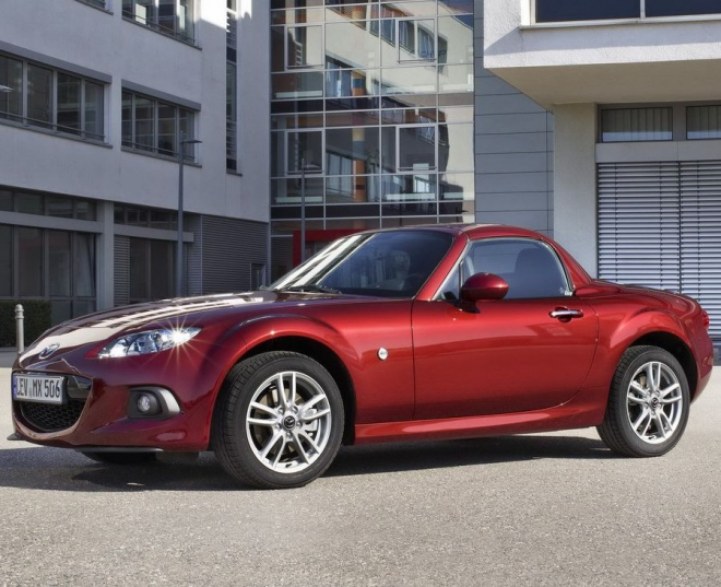 Mazda MX-5 2013: facelift jde do prodeje, máme nové fotky, české ceny zatím chybí