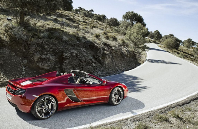 McLaren MP4-12C Spider: 625 skalpovaných koní poprvé v akci (videa)