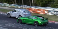 Mercedes-AMG GT R dělá ramena na Nordschleife, i na nebohé Audi Q3 (video)