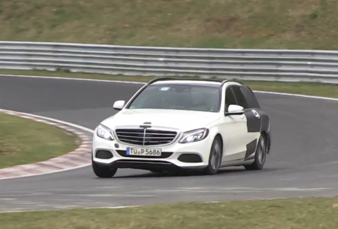 Mercedes C W205 Kombi řádí na Nordschleife s minimem kamufláže (video)